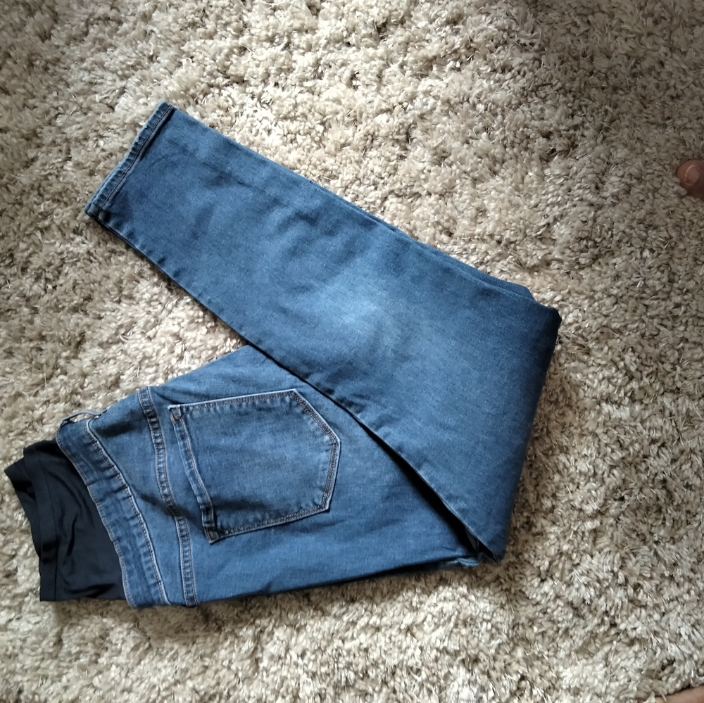 Old Navy Maternity stretchy low rise Jeans